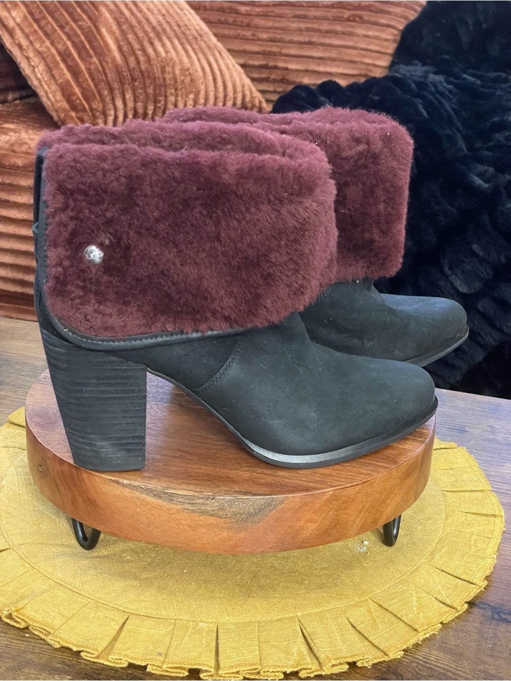 UGG Layna Black & Burgundy Shearling Boots Size 10